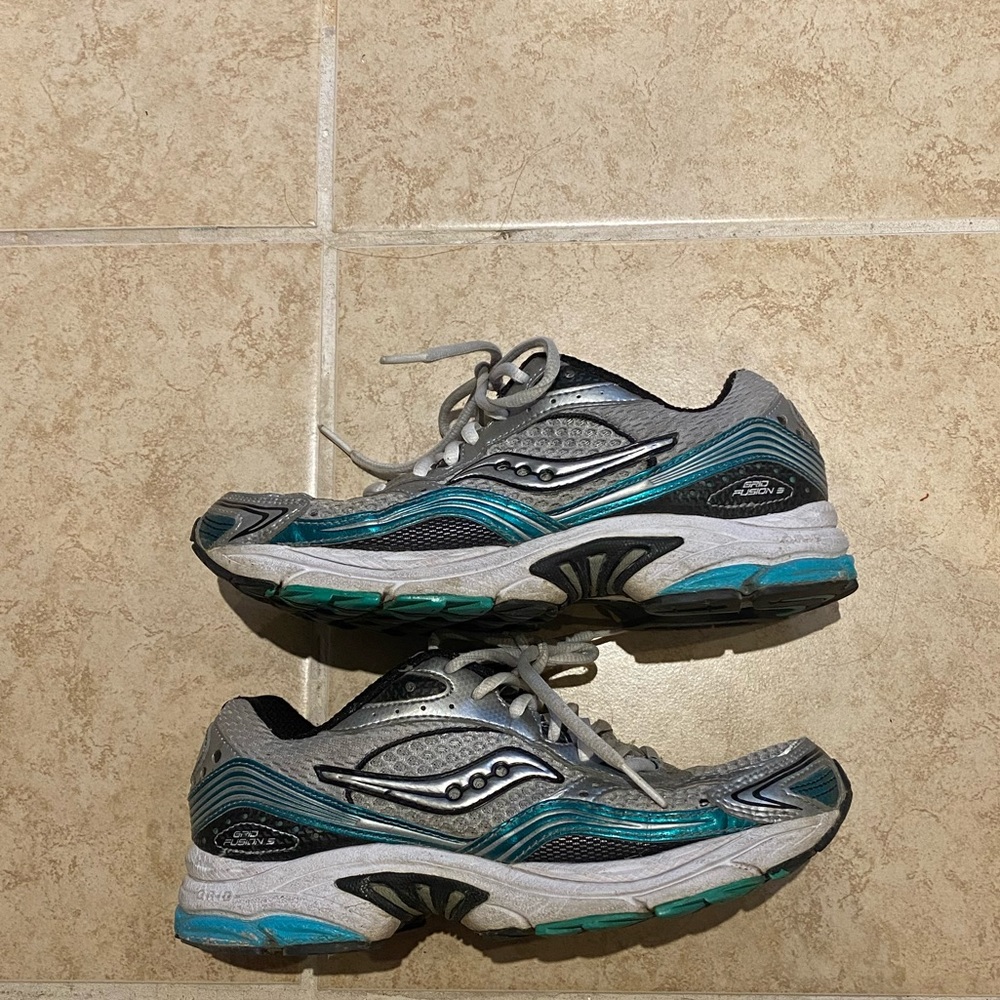 SAUCONY Running Shoes